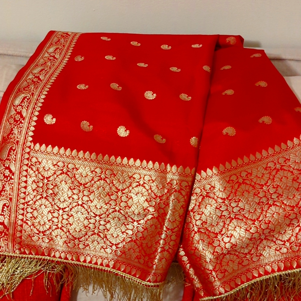 Beautiful %100 silk shawl from India